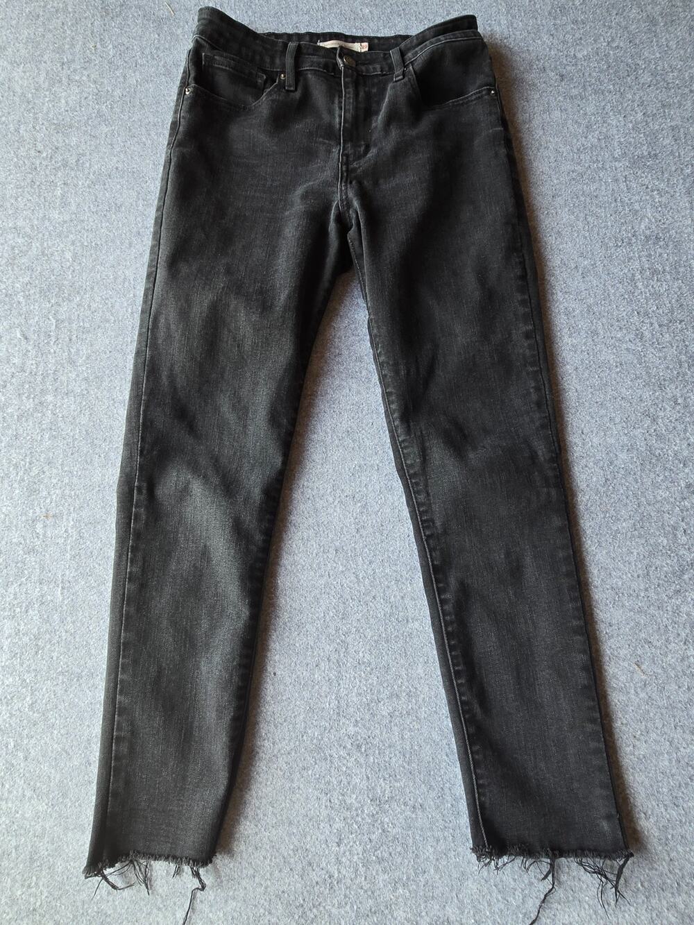 Levi's 721 Women's Jeans Size 29 Charcoal High Rise Skinny Raw Hem (28"x26")